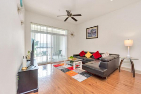 Great Location with views, Minutes from Medical Center, MD Anderson, NRG Center